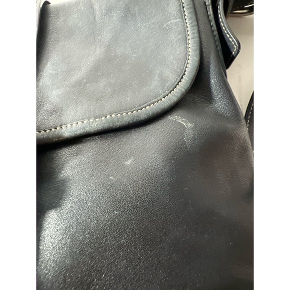 Black Leather Shoulder Bag - Picture 4 of 10
